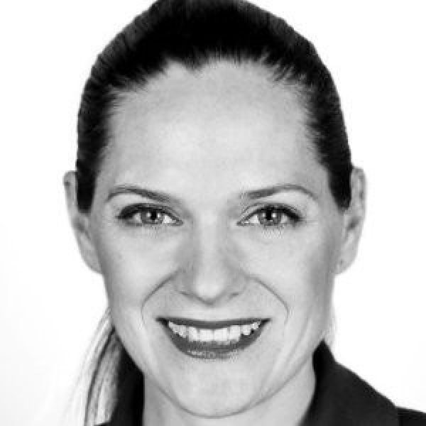Katherine eyres headshot